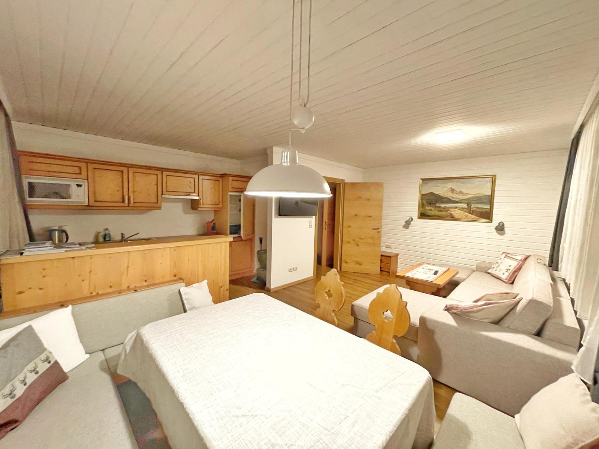 Pension Erlhof Saalfelden Εξωτερικό φωτογραφία